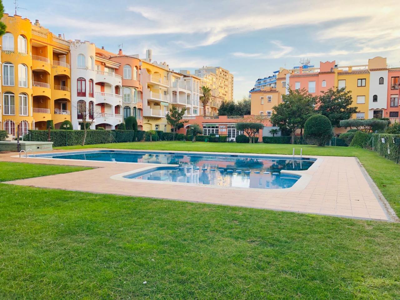 Gran Reserva - Apartamento En El Centro De Empuriabrava - Cerca De La Playa - Piscina Comunitaria 外观 照片